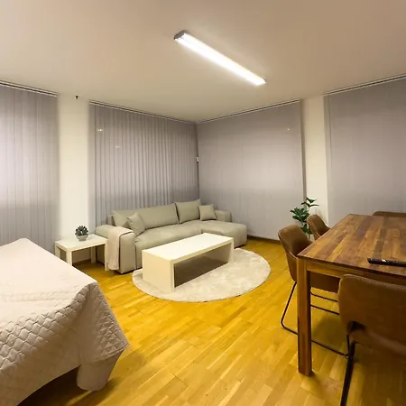 Gemuetliche Bis Zu 7 Personen Mit Guter Autobahnanbindung Apartment *